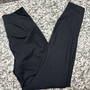 Black athletic leggings